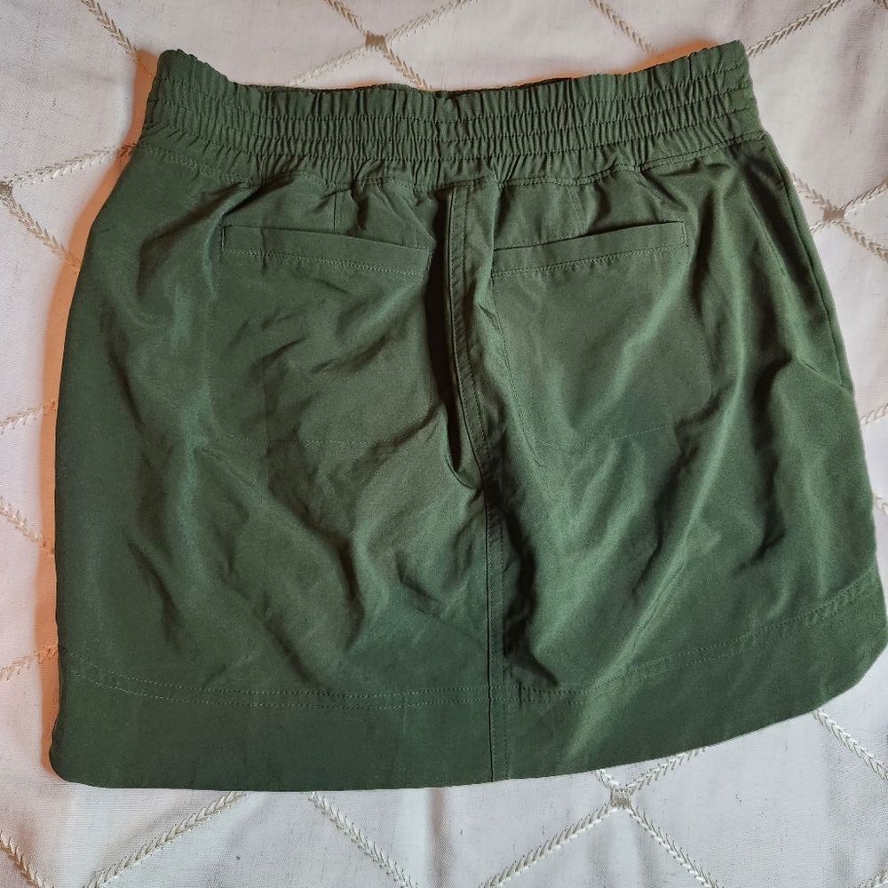 Athleta Chelsea Cargo Skort Performance Green Zip‎ Pockets Size4 - Picture 3 of 8